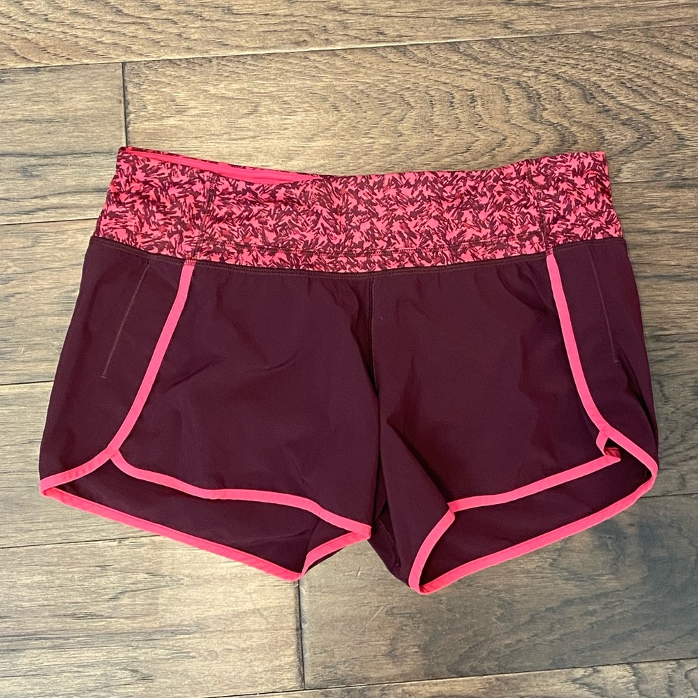 Size 8 Lululemon Drama/ Bon Bon Run Times Shorts